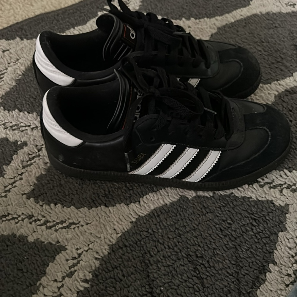 Boys Adidas sambas size 4